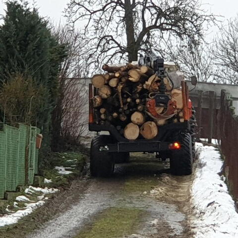 Hrdoňovice 23.1.2021 - těžká technika ničící komunikaci, 1