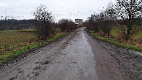 2020.11.30 - od AGROS opět znečištěná komunikace do SL, neakceptovatelné!