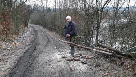 Semínova Lhota, uvolnění cesty k vodárně, ráno 6.2.2020, 4