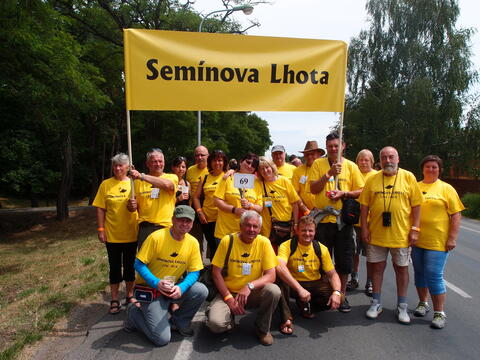 Sraz Lhot a Lehot v Kostelní Lhotě 2014, řazení do průvodu